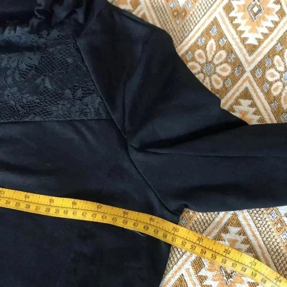 Black Funnel-Neck Sweatshirt with Lace Detail and Thumbholes Fabletics Size S - Picture 4 of 8